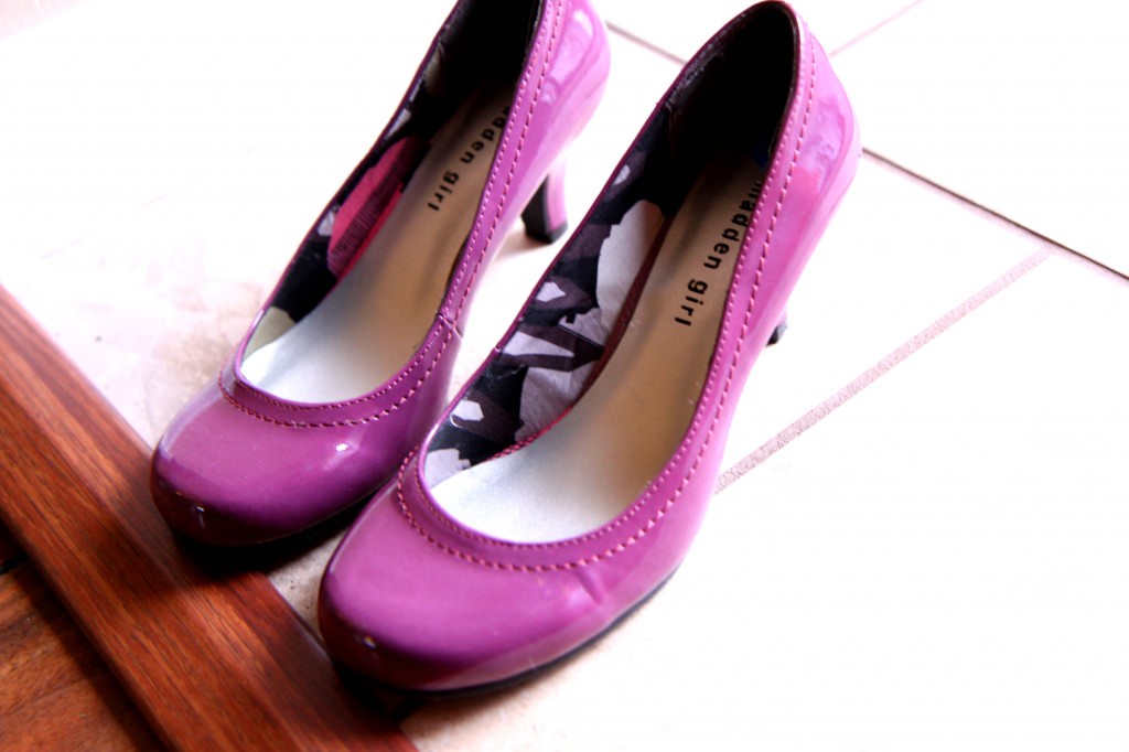 purple shoes