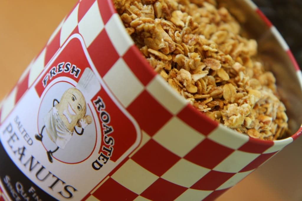 Glad to Give Honey Nut Granola