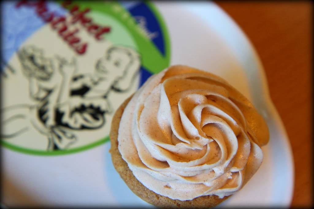 snickerdoodle cupcake 1