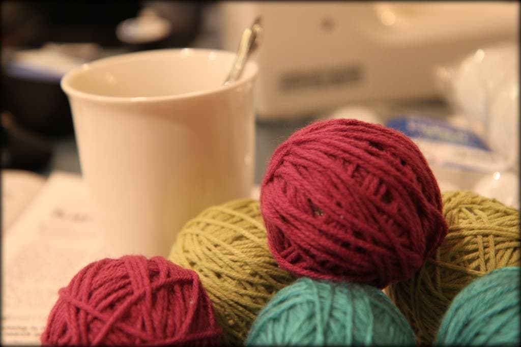 yarn ball wreath 1
