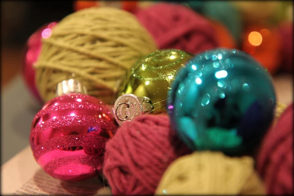 yarn ball wreath 2