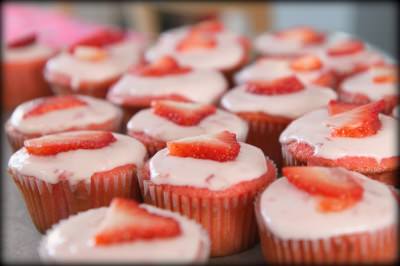 Pretty Strawberry Cupcakes