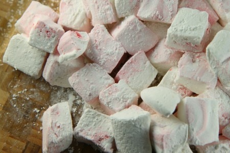 homemade_peppermint_marshmallows_3