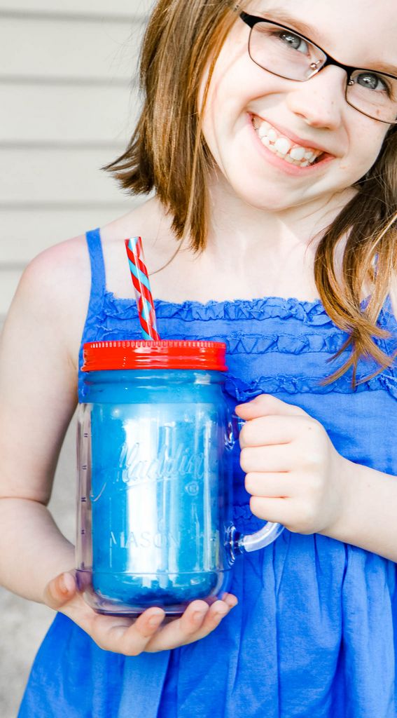 Keeping Homemade Slushes Cold With a Double-Insulated Cup