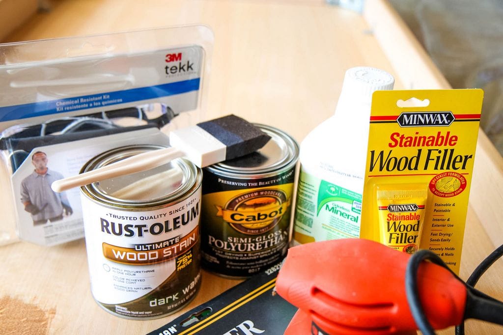 How to Paint a Kitchen Table Supplies