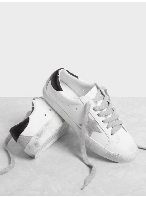 star patch lace-up sneakers