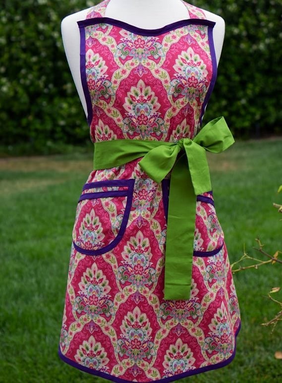 Pink pattern apron