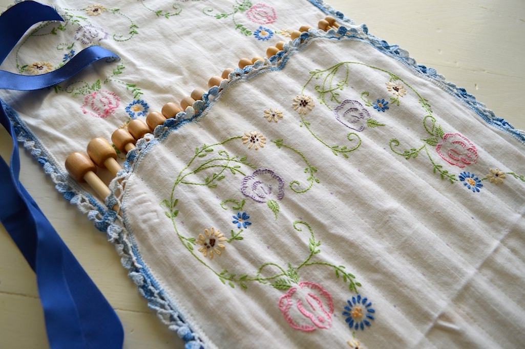 How To Make A Knitting Needle Holder From Vintage Linens