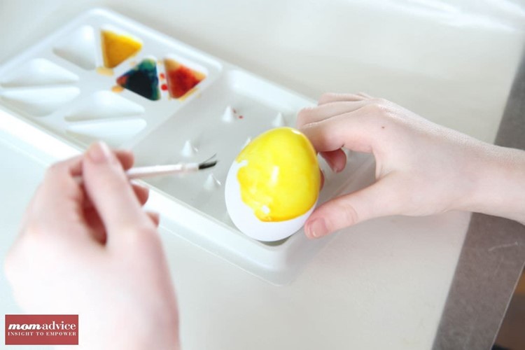 How to Dye Plastic Eggs