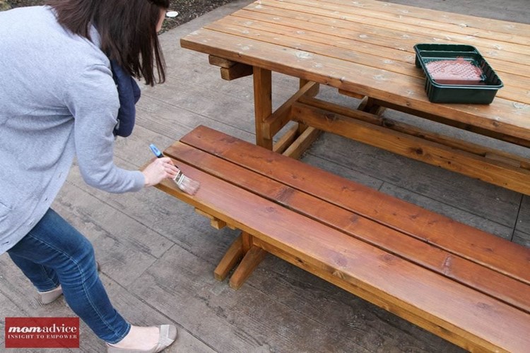 How To Stain A Picnic Table Momadvice - How To Sand And Restain A Picnic Table