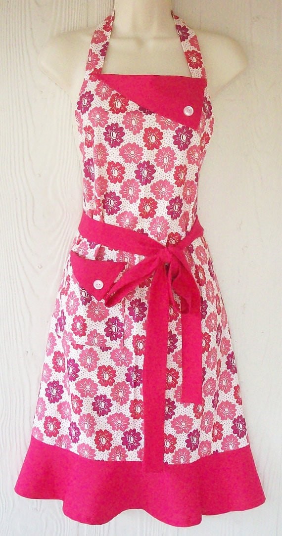 Pink flower apron via Eclectasie