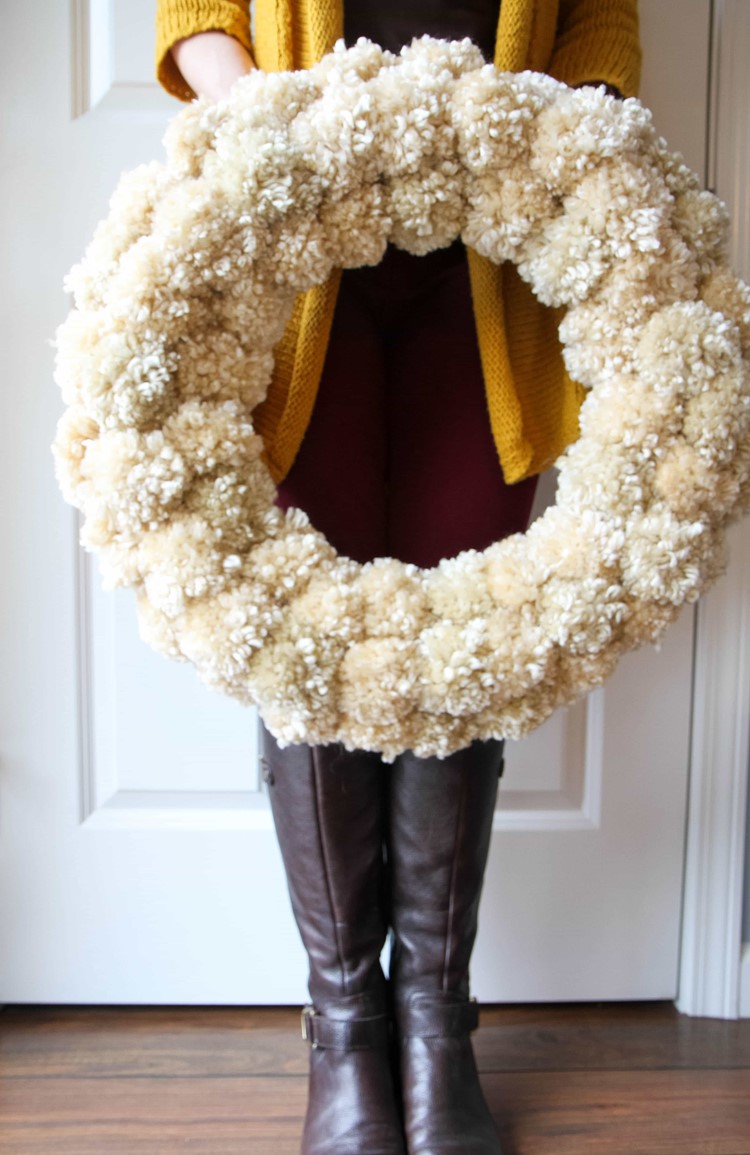 How to make a Yarn Pom Pom Wreath