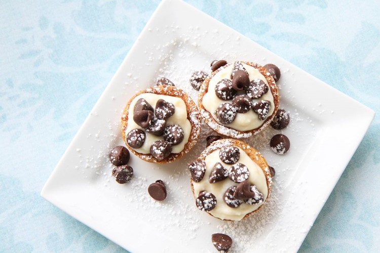 Mini Cannoli Cream Pastry Cups from MomAdvice.com