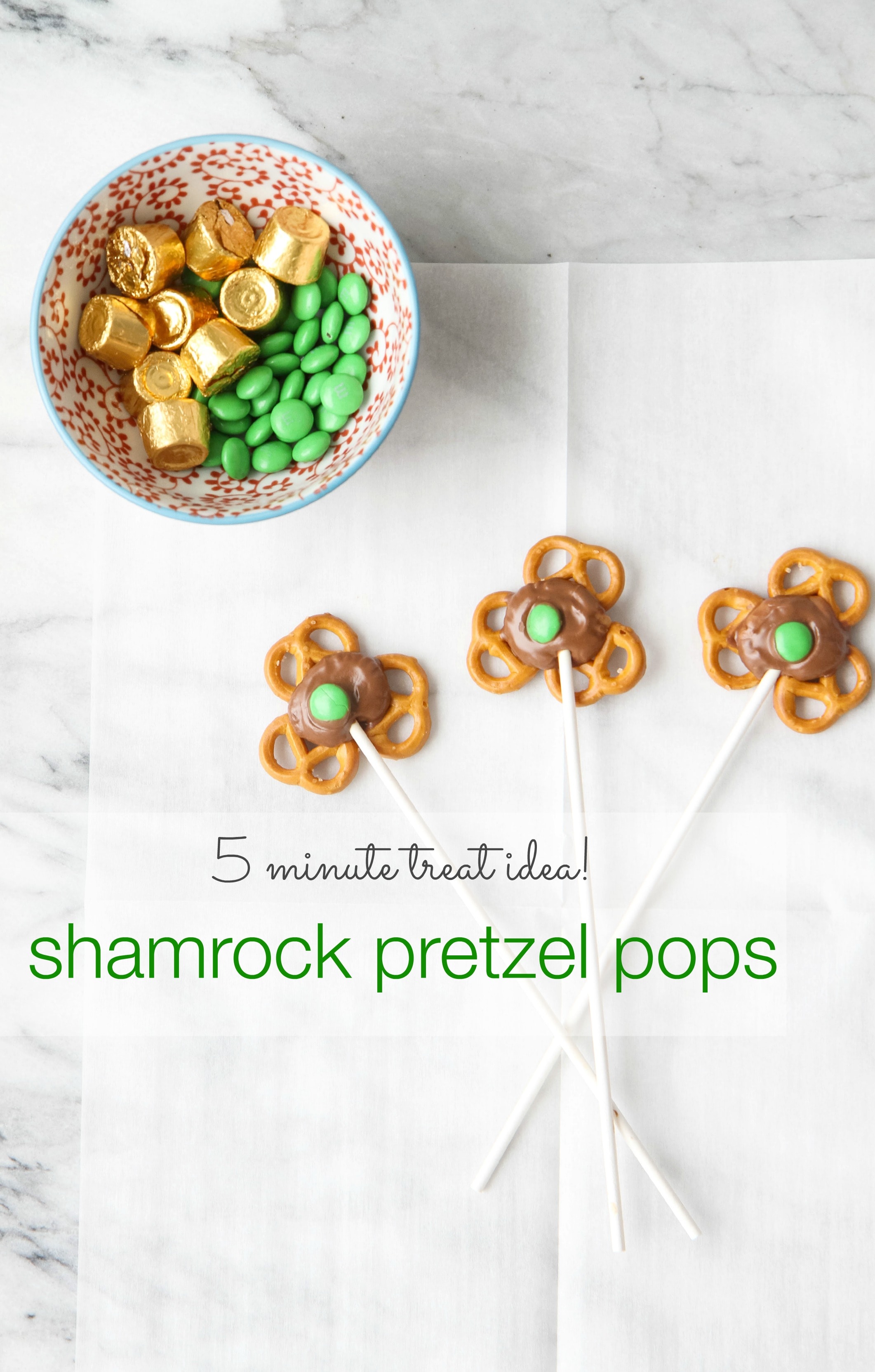 5 Minute Treat: Shamrock Pretzel Pops from MomAdvice.com