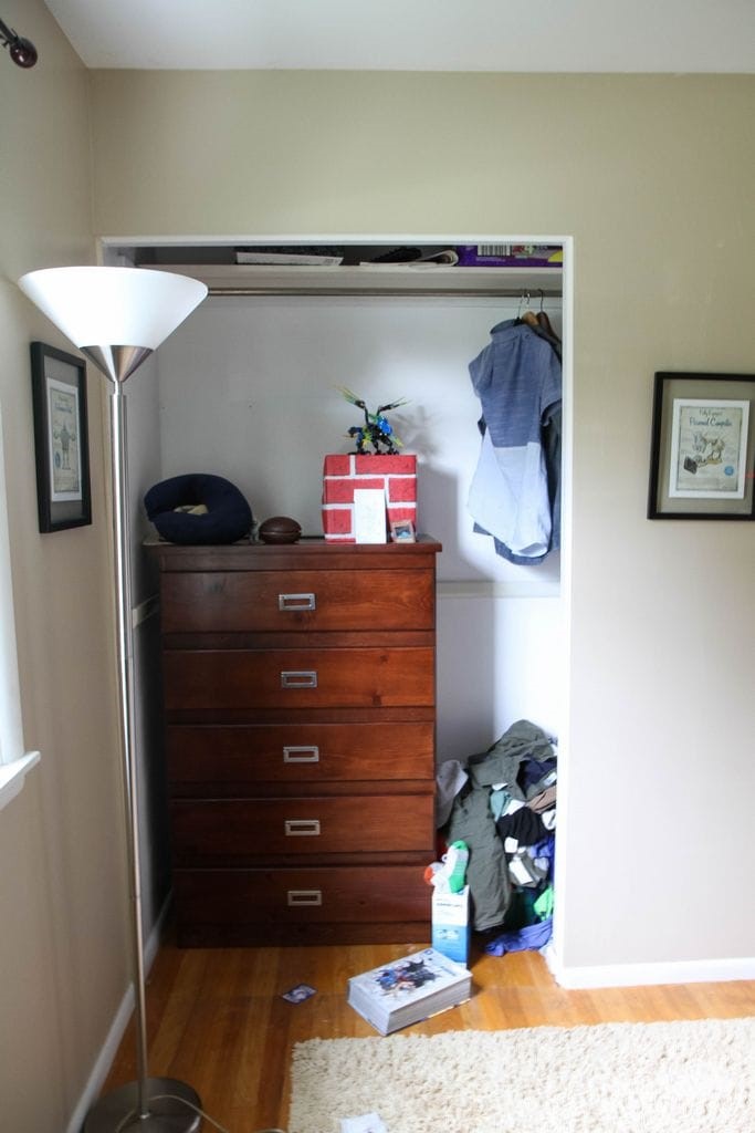 How to Make a Closet Office For Under $200 from MomAdvice.com.