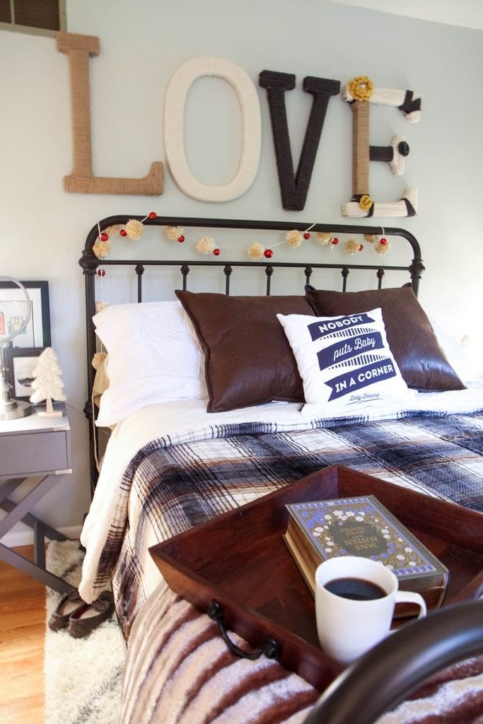 Cozy Up Your Holiday Bedding with MomAdvice.com