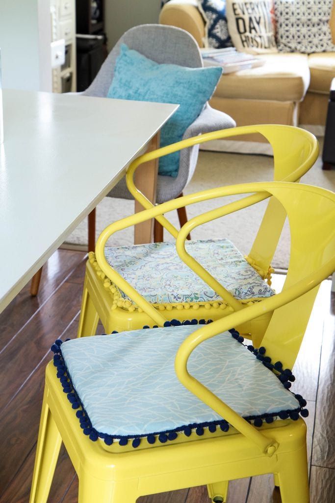 DIY No-Sew Reversible Chair Cushions from MomAdvice.com