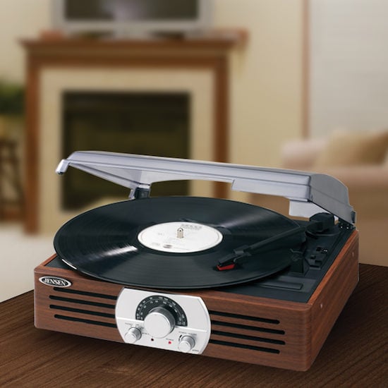 Jensen Turntable With Radio