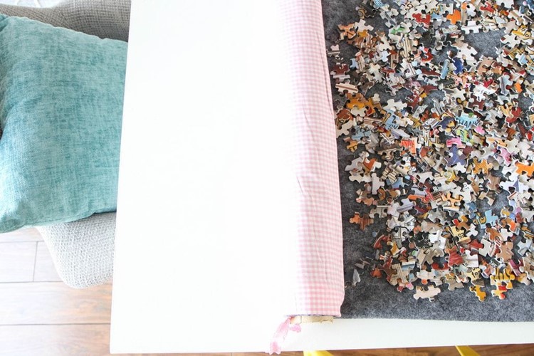 DIY Roll-Up Jigsaw Puzzle Mat from MomAdvice.com
