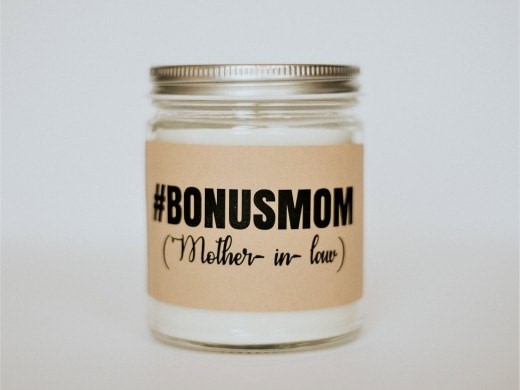 bonus mom candle