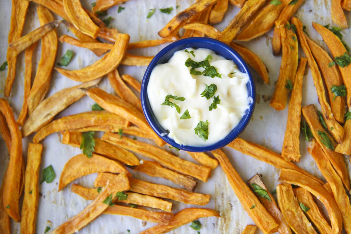 baked-sweet-potato-fries-with-lemon-meringue-dipping-sauce (5 of 7)