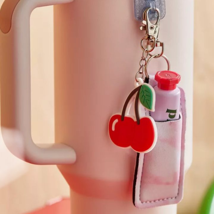  CharCharms Water Bottle Sticker Stick-On Hook, Water Bottle  Hook, Water Bottle Stickers (Pink Heart, 2) : Sports & Outdoors