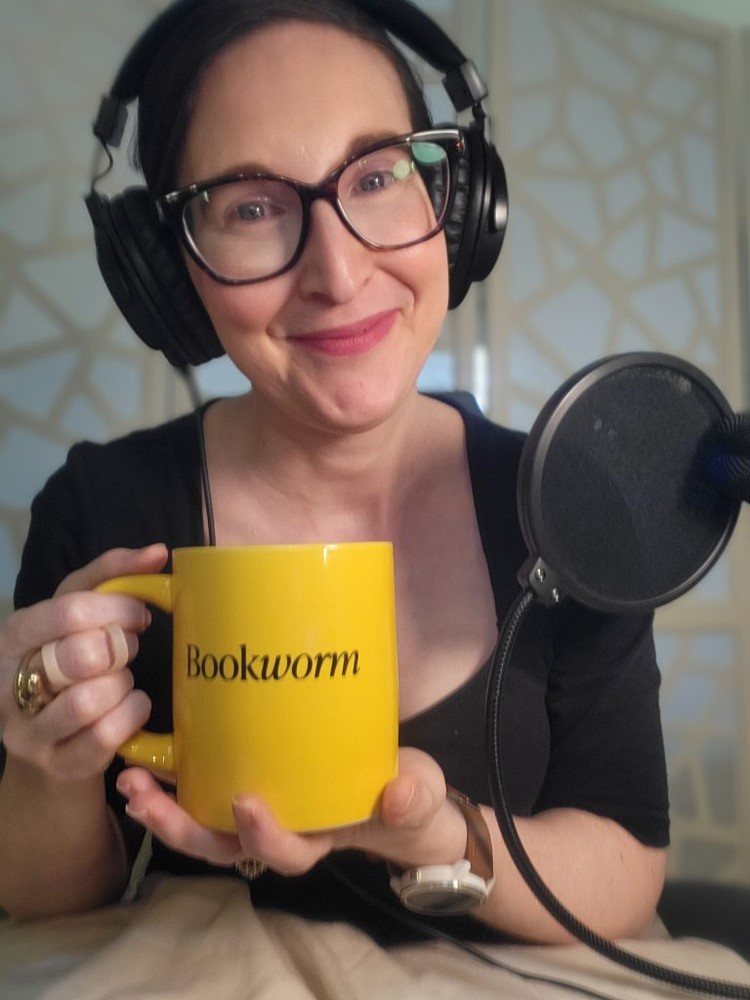 Amy Allen Clark, Host of the Book Gang Podcast and Founder of MomAdvice.com 