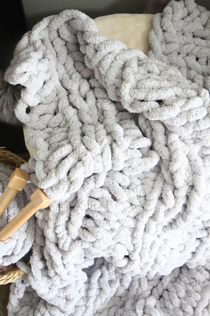 DIY Chunky Knit Blanket - MomAdvice